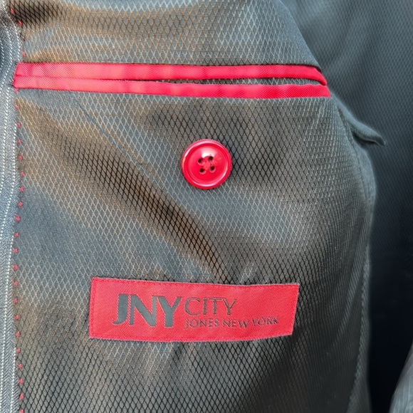 Jones New York dark gray pinstripe suit, size 44R - Picture 4 of 9